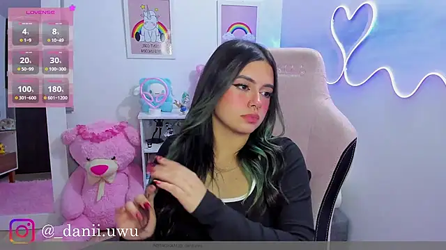 CuteDani_: онлайн-секс-чат
