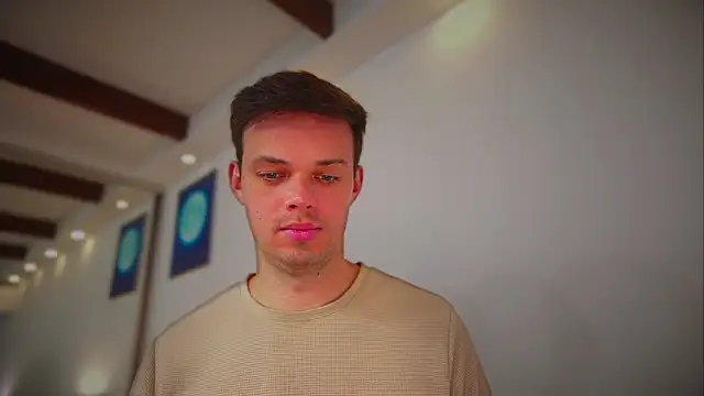 dick_apri0 élő XXX-chatje