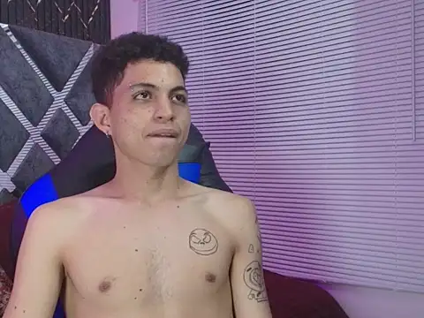 XXX chat uživo modela cameron_lux77
