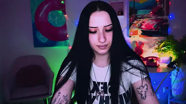 MonicaLowes Adlı Modelin Canlı XXX Sohbeti