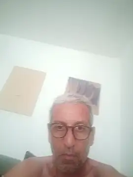 XXX chat uživo modela ArsenioL