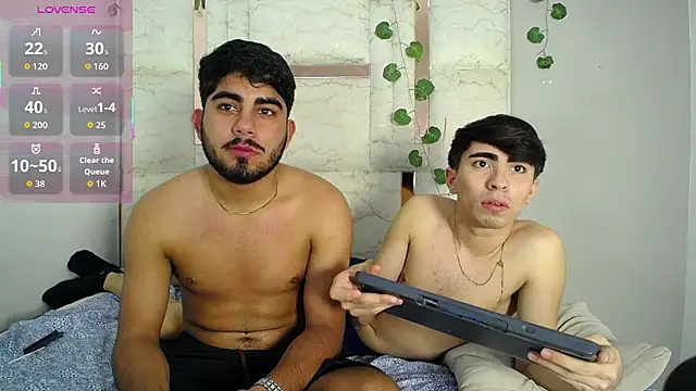 Michael_and_twinkk Live XXX Chat