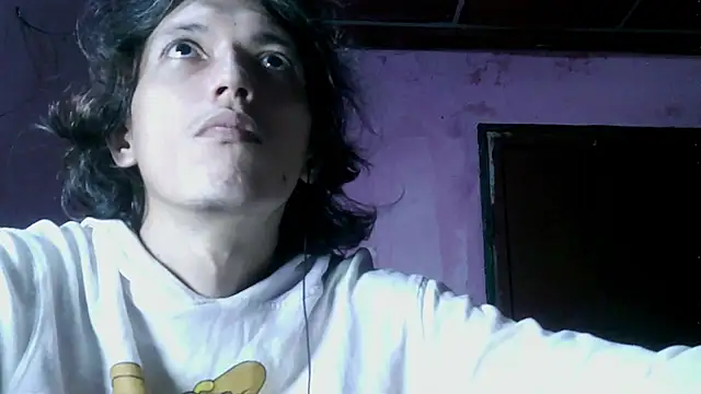 XXX chat uživo modela cherryuwu