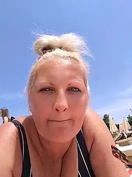 Živý XXX chat Divineblond