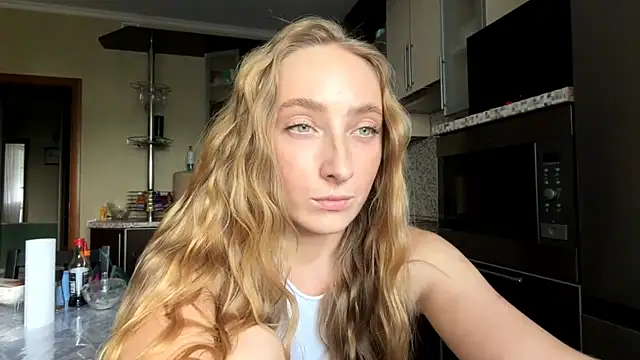 TenaSaladin's Live XXX Chat