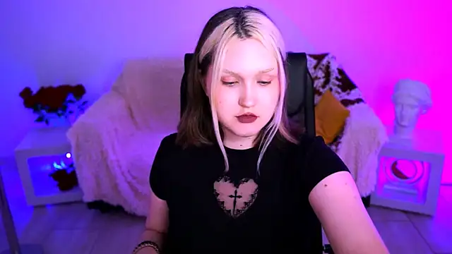 Chat XXX en directo de ViolettWoods