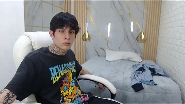 Chat XXX en directo de Cry_thereal