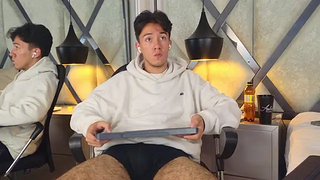 Czat XXX na żywo – Austin_Reeds_