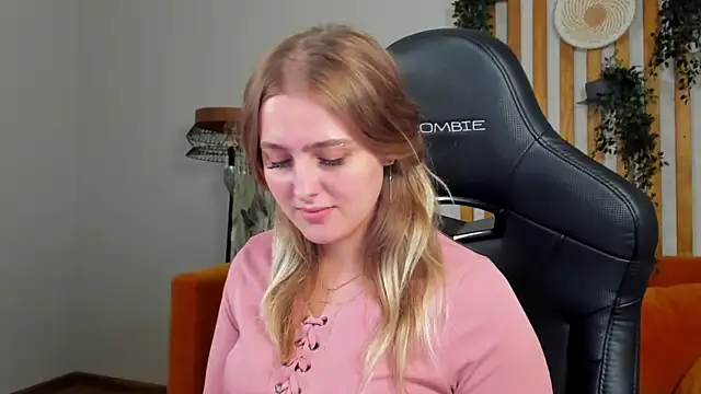 EllaBells' Live XXX Chat