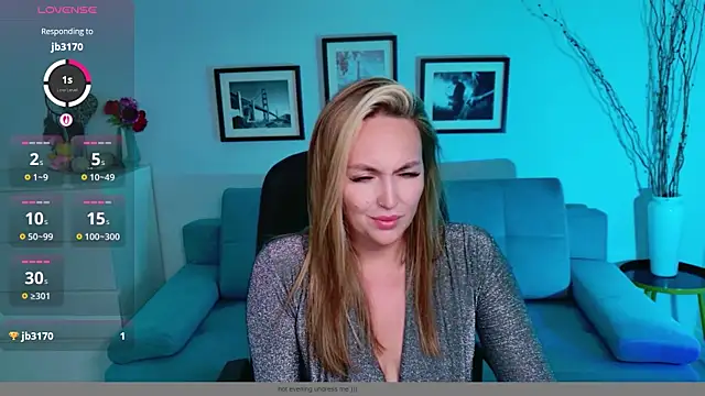 XXX chat uživo modela EvieMagical