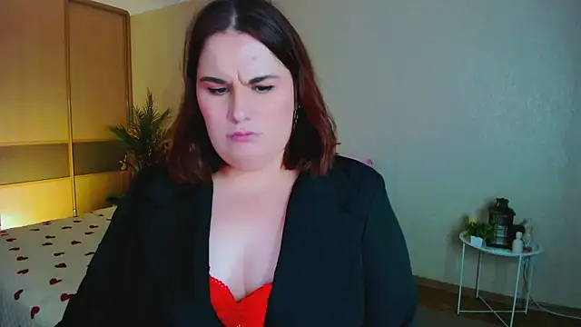 צ'אט XXX בשידור חי של OliviaTwens
