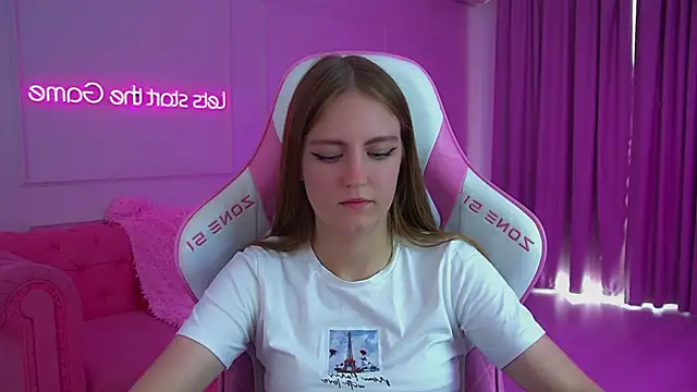 SofiaSarvains' Live XXX Chat