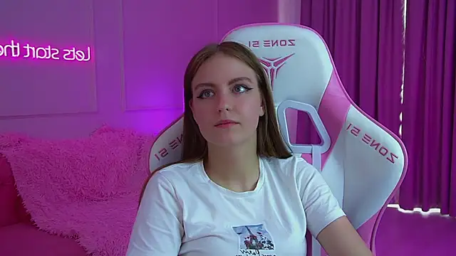 SofiaSarvains 现场XXX聊天