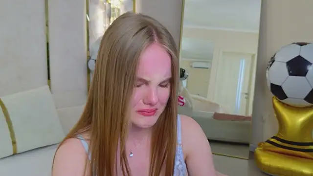 Онлайн чат XXX Lili_Lohan