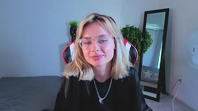 Živý XXX chat NoraMoreau