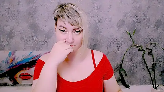 Djullia XXX чат на живо