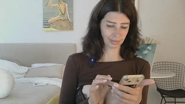 WhiteQueen888 Chat XXX in diretta