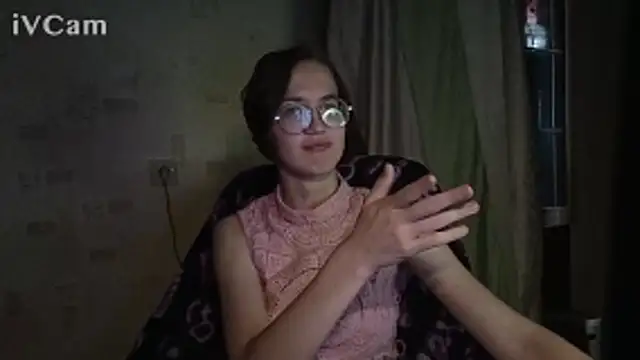 Chatroom XXX en direct de Alessa_Kiss