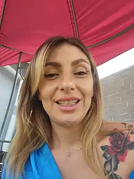 SofiaLace Adlı Modelin Canlı XXX Sohbeti