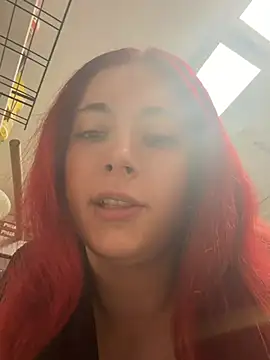 Chatroom XXX en direct de sexymelli18