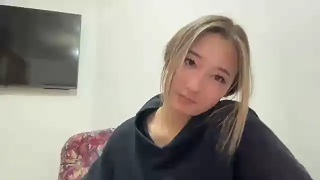 Živý XXX chat CloudyClamber