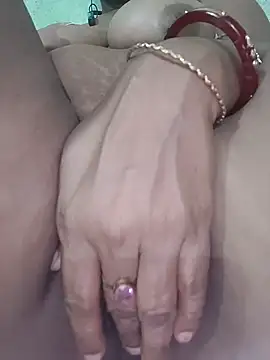 Sexy-Bhabi69's Live XXX Chat