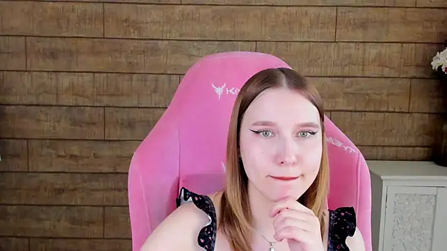 Chat +18 de LiliLinn ao vivo