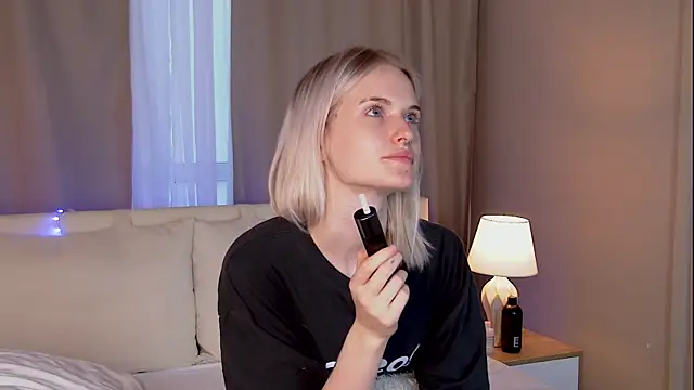 Онлайн чат XXX LizzyCrown