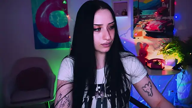 MonicaLowes' Live XXX Chat