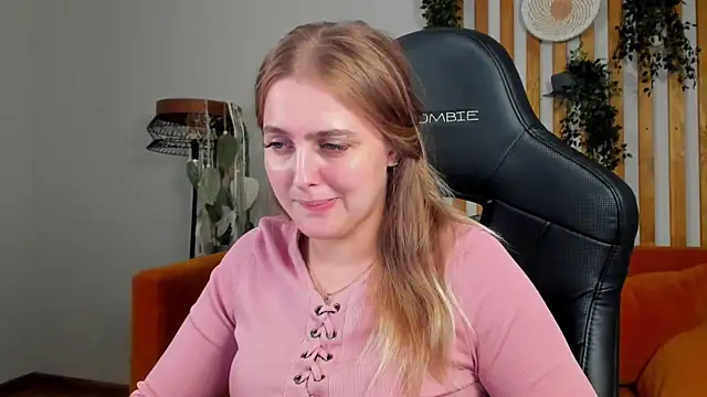 EllaBells XXX чат на живо