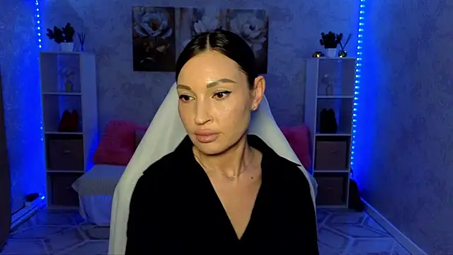 Chat +18 de NikoleMills ao vivo