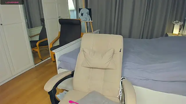 LavenderMitten Adlı Modelin Canlı XXX Sohbeti