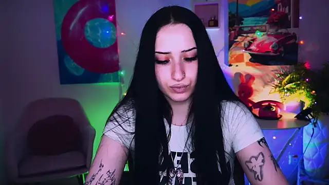 MonicaLowes' Live XXX Chat