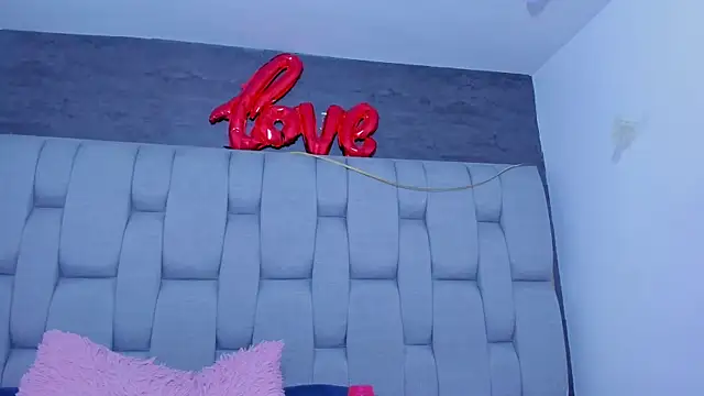 Chat +18 de SARA_HORNY- ao vivo