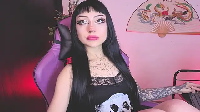 צ'אט XXX בשידור חי של catipetite