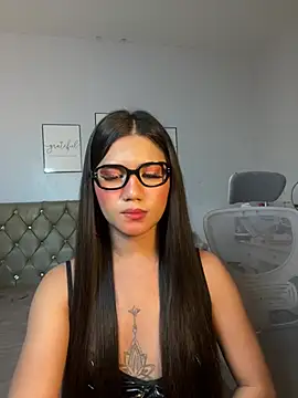 Chatroom XXX en direct de JassmineLove