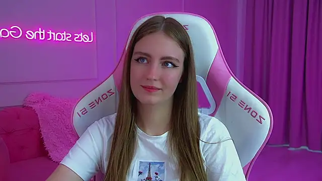 SofiaSarvains' Live XXX Chat