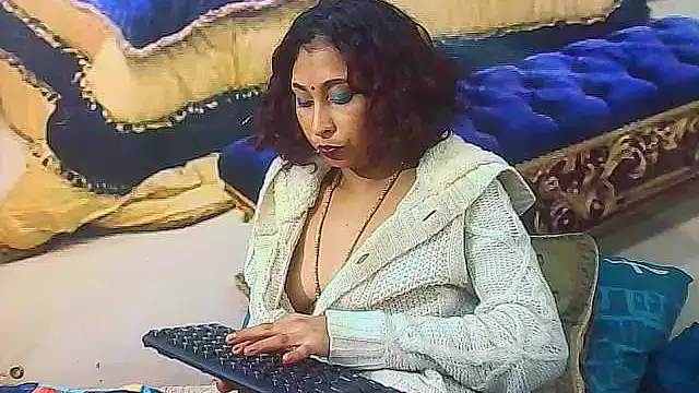 Chat XXX ao vivo de IndianSexyButt