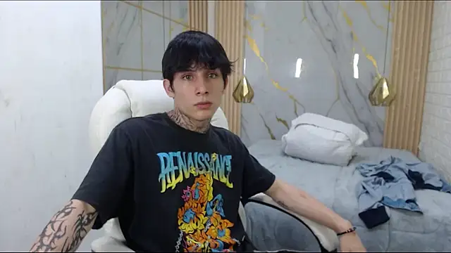 Cry_thereal 即時 XXX 聊天