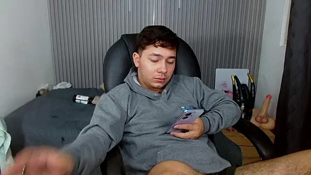 Julian_Smith21's Live XXX Chat