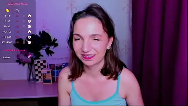 Chatroom XXX en direct de KindHazelHere_