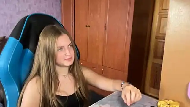 SilkSinner_'s Live XXX Chat
