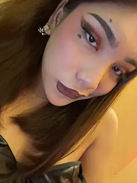XXX chat uživo modela SideChick_Bunny