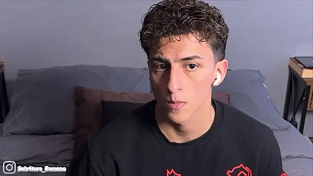 Chatroom XXX en direct de salvatore_romanoo