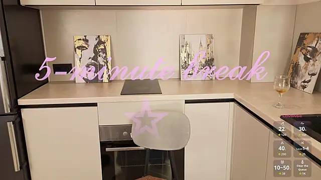 AnikaVelour Adlı Modelin Canlı XXX Sohbeti