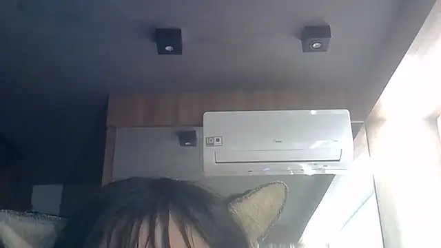 Chat +18 de SkinnyKitten ao vivo