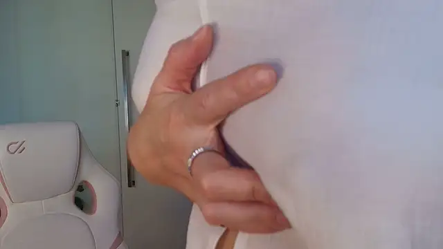 Milf_Tea Chat XXX in diretta
