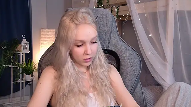 Онлайн чат XXX MaoqiBeverly
