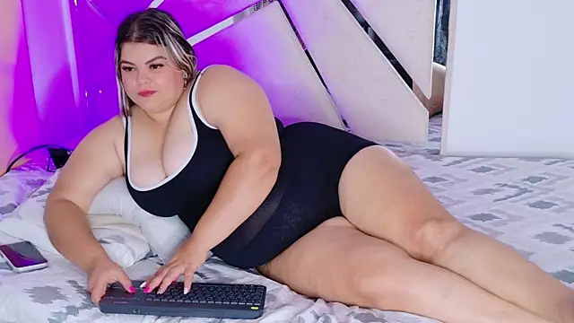 Živý XXX chat KiimBrooks