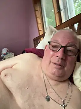 XXX chat uživo modela CharlieWeaver22